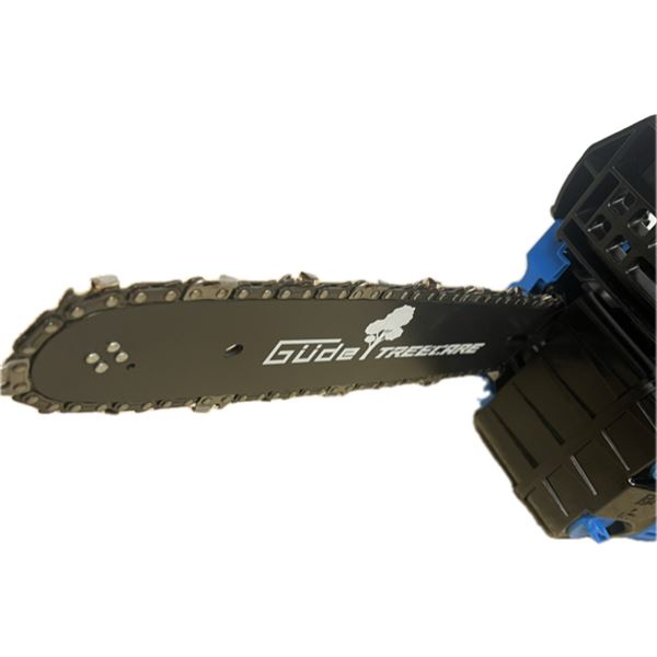 Motorová řetězová pila BBS 300-25